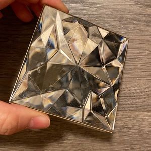 CLE DE PEAU Luminizing Face Enhancer Powder #11